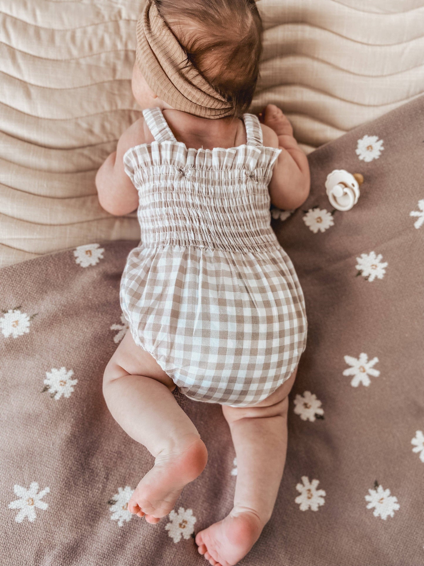 Daisy Blanket in Mushroom