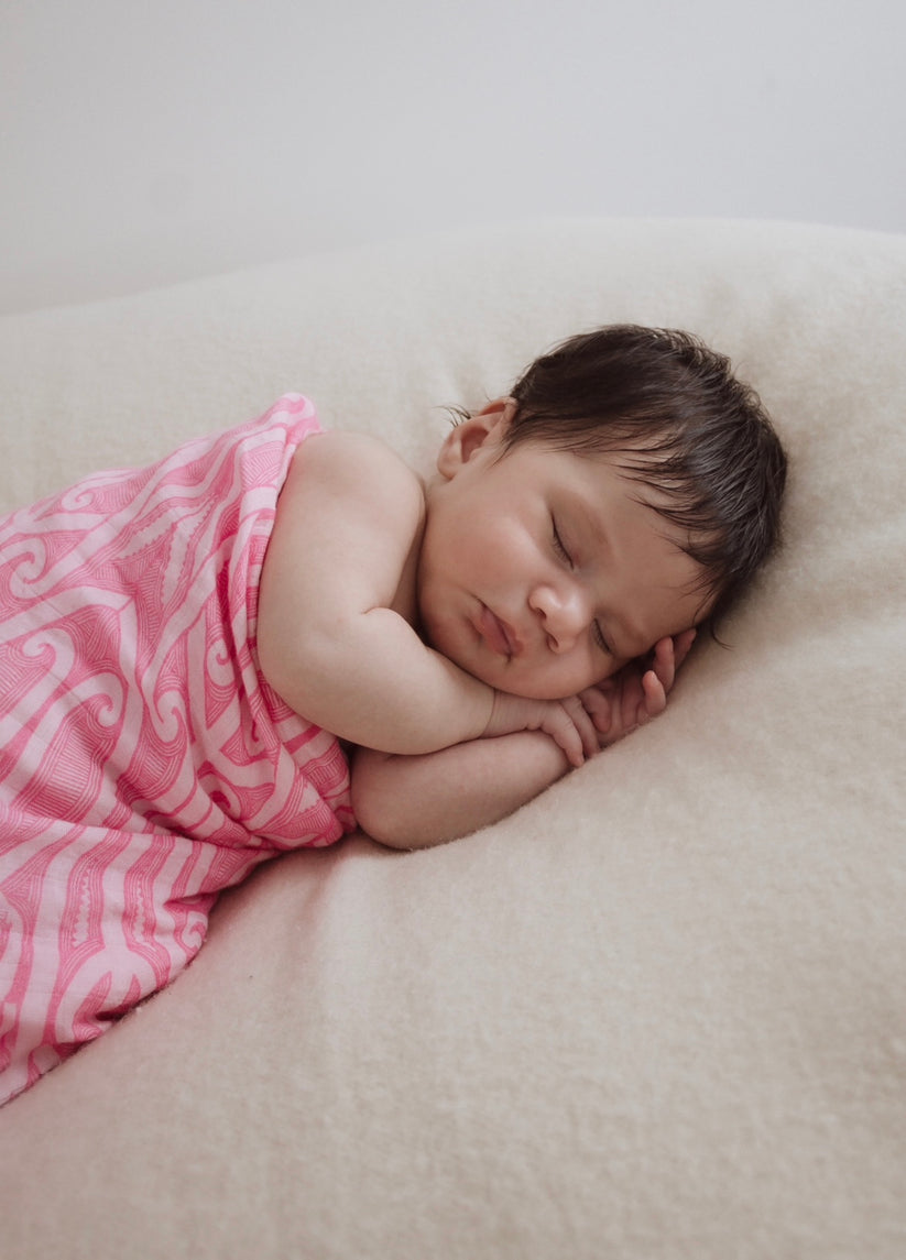 Pēpi Muslin Wrap - Hawaiiki Pēpi - Taurikura Wrap - Mawhero (Pink)