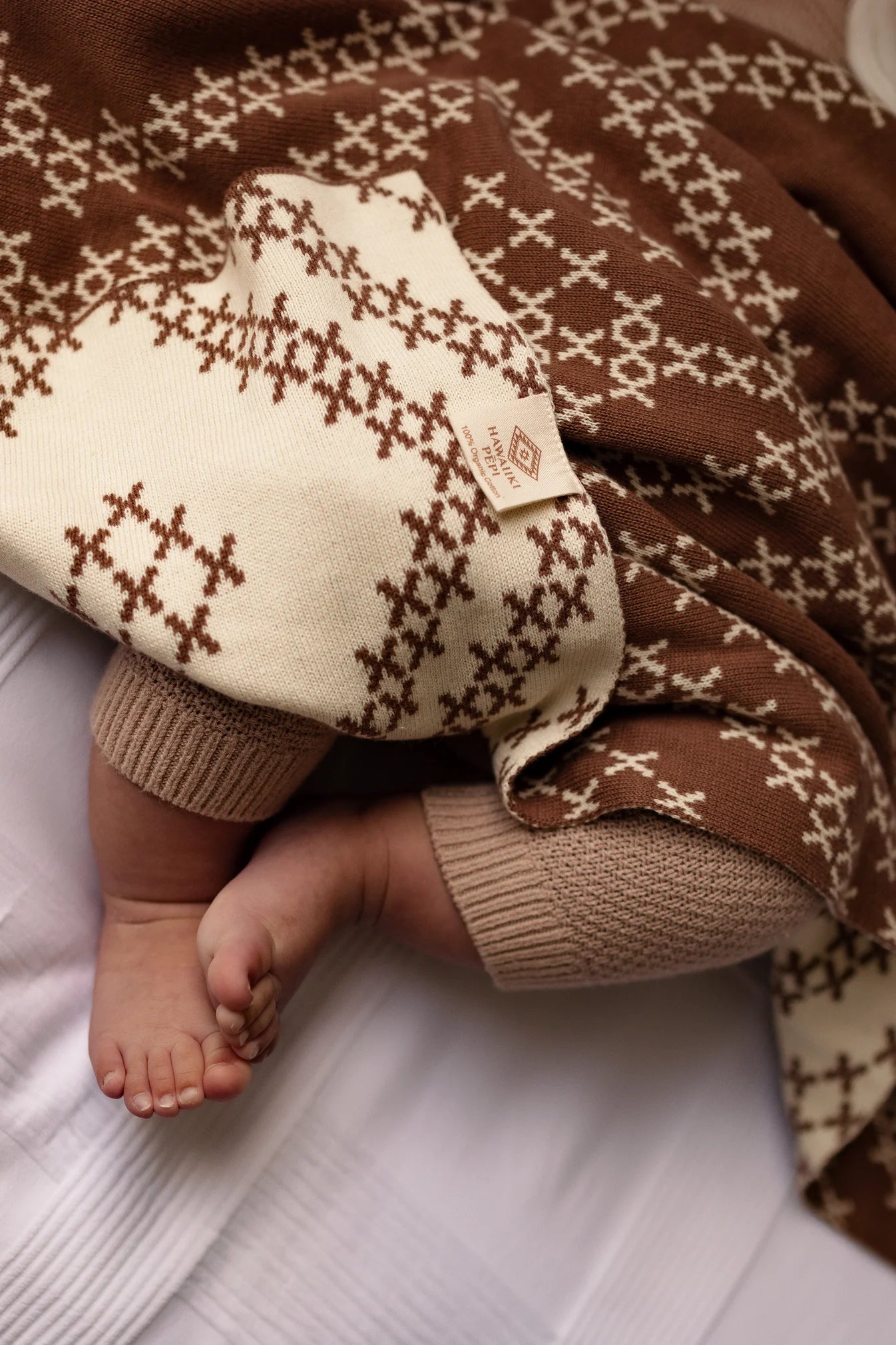 Pēpi Blanket - Hawaiiki Pēpi - Pātikitiki 100% Organic Cotton - Brown