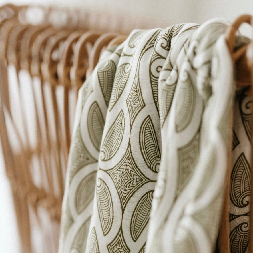 Pēpi Wrap - Te Pātiki - Green