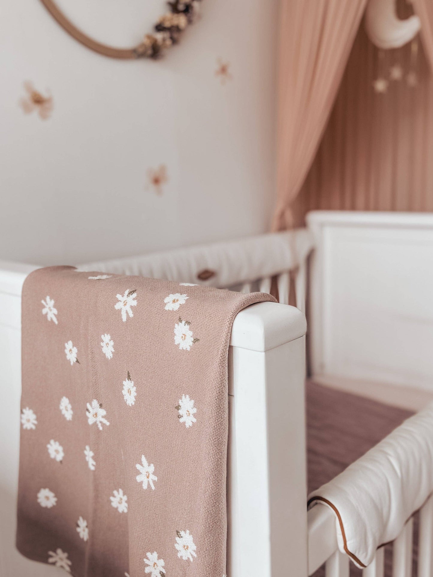 Daisy Blanket in Mushroom