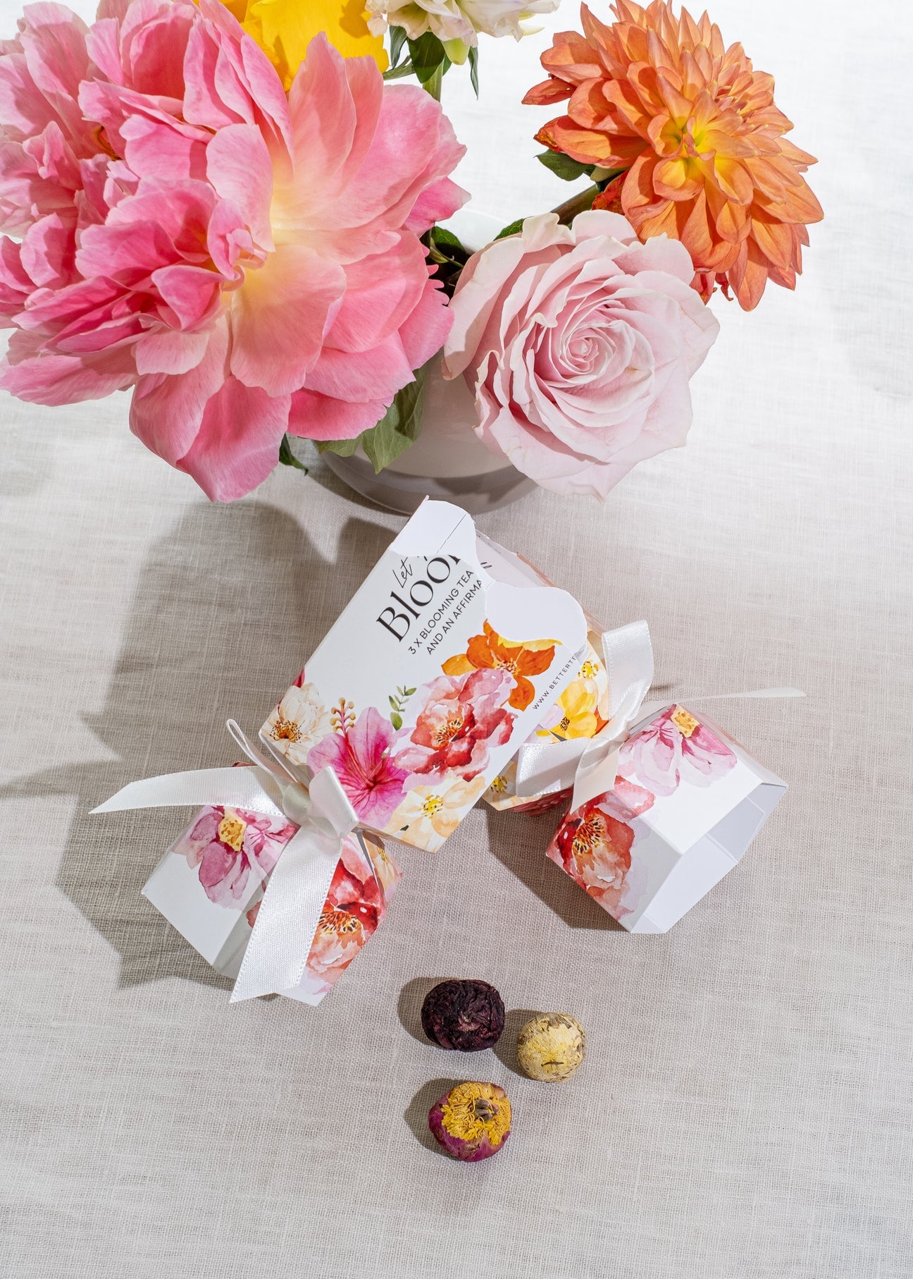 Blooming Tea Balls - Christmas Cracker - Set of 3