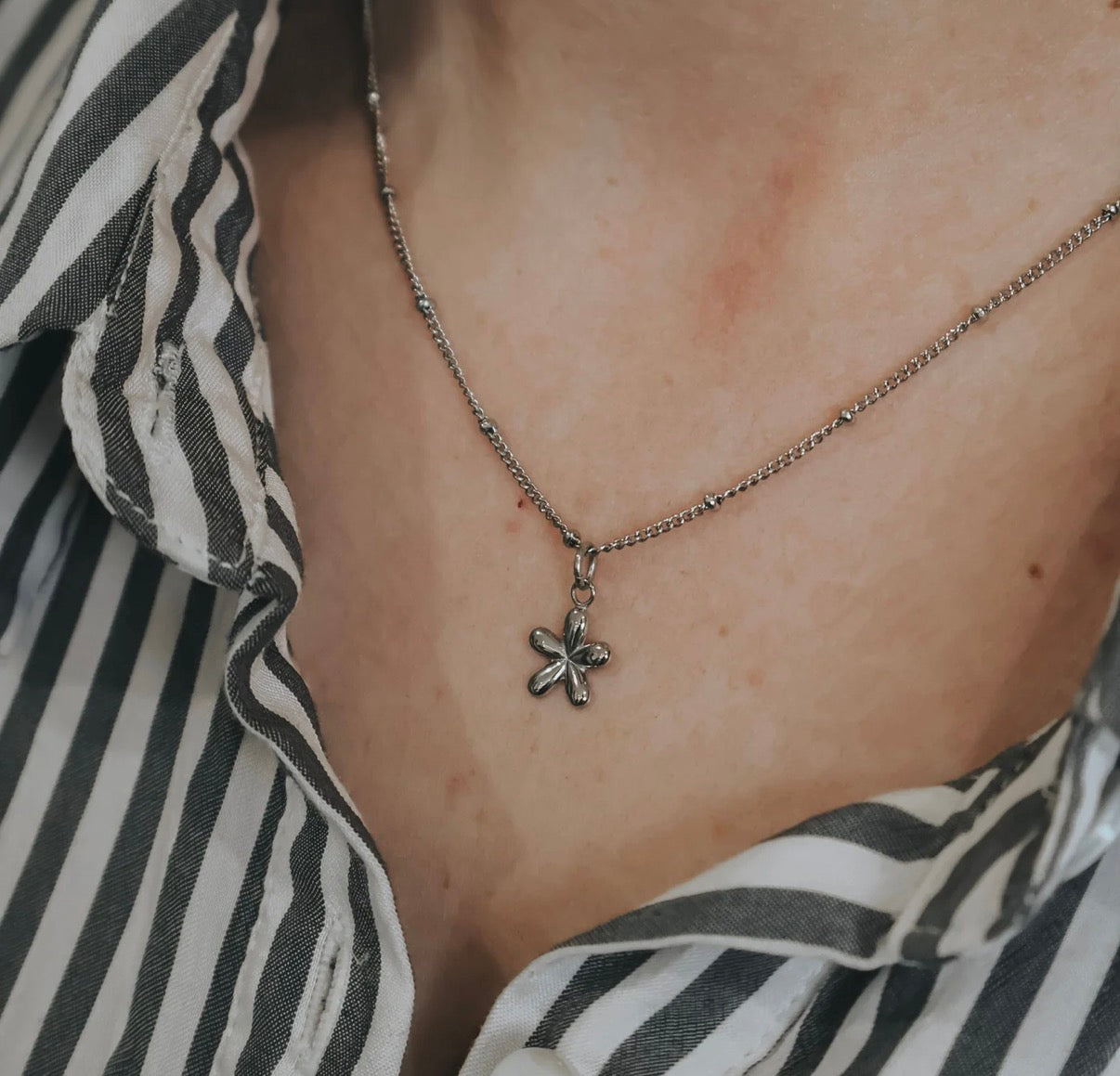 Necklace - Katy B - Flower