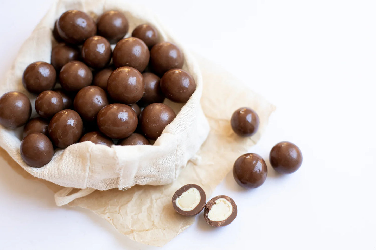 Nutworks Milk Chocolate Macadamias 75g
