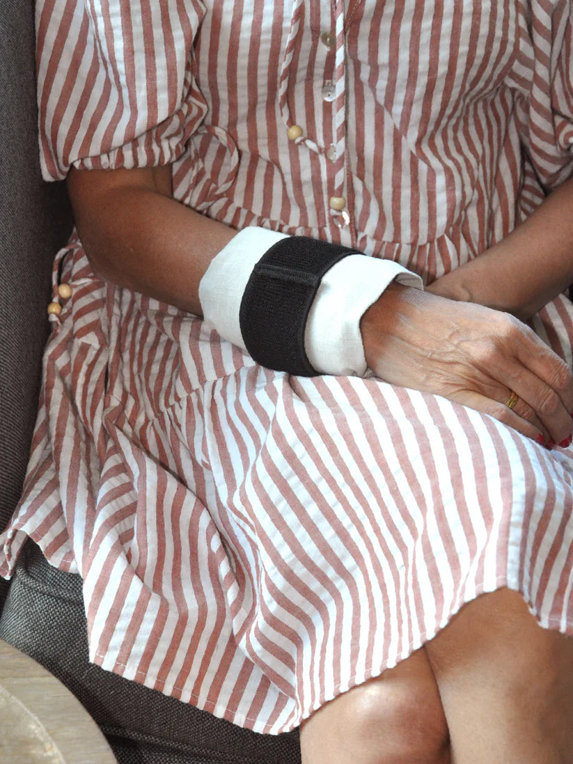 Wearable Hot and Cold Pack - The Hug Mini
