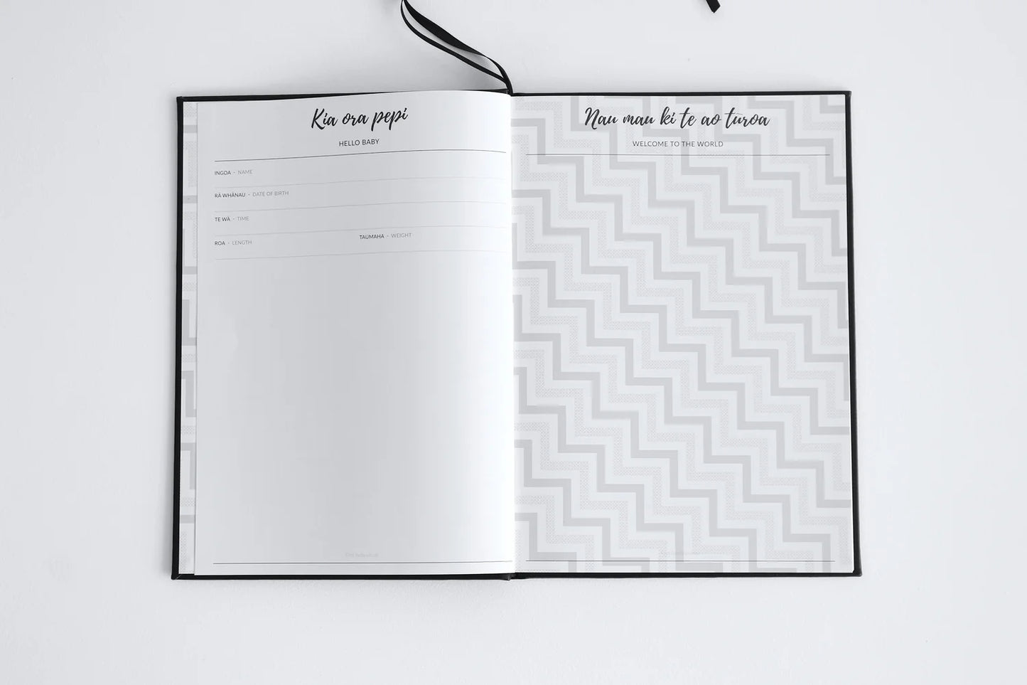 Puka Pepi - Baby Book - Tuhono - Black & Silver