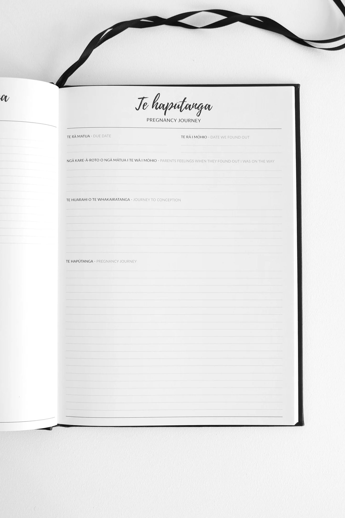 Puka Pepi - Baby Book - Tuhono - Black & Silver