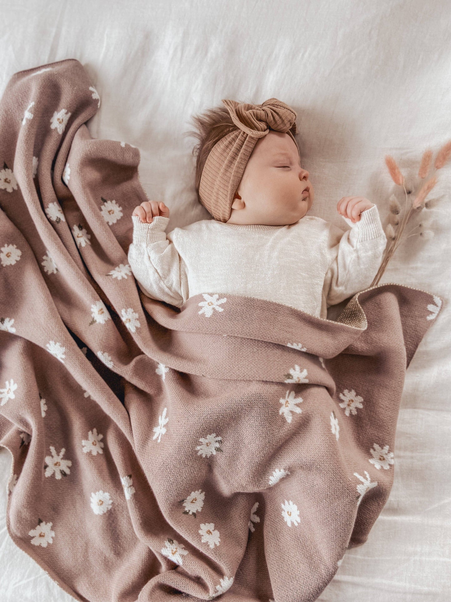 Daisy Blanket in Mushroom
