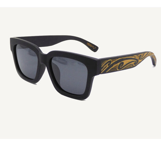 Sunglasses - Cilla Black - Miriama Grace-Smith - Moana Road